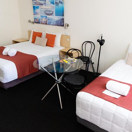 Aston Hill Motor Lodge Порт-Маккуори Экстерьер фото