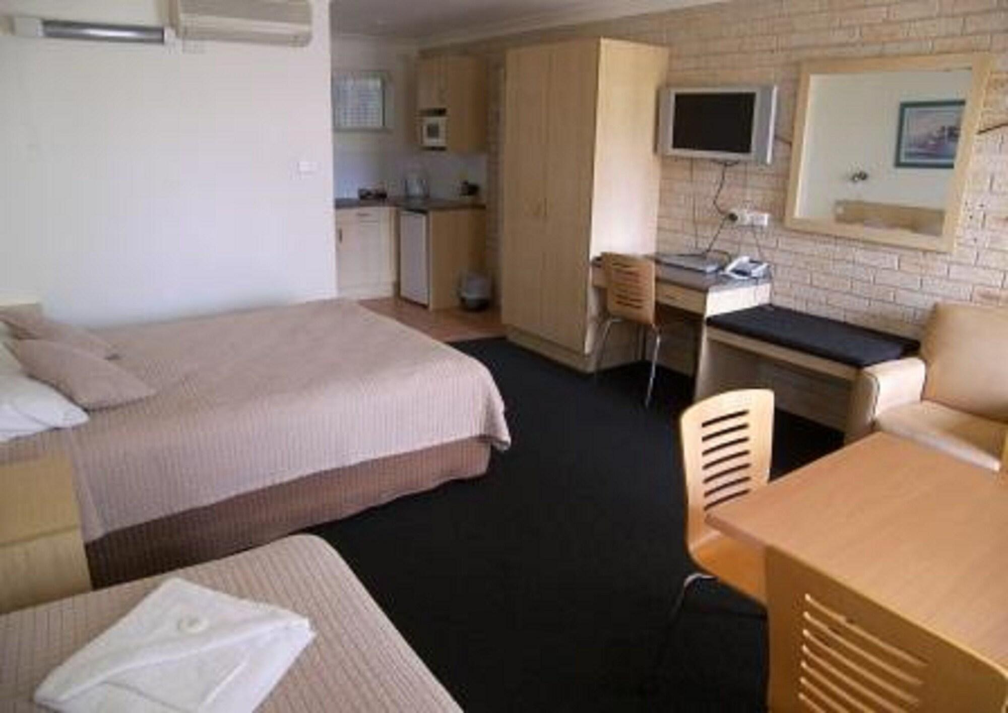 Aston Hill Motor Lodge Порт-Маккуори Экстерьер фото