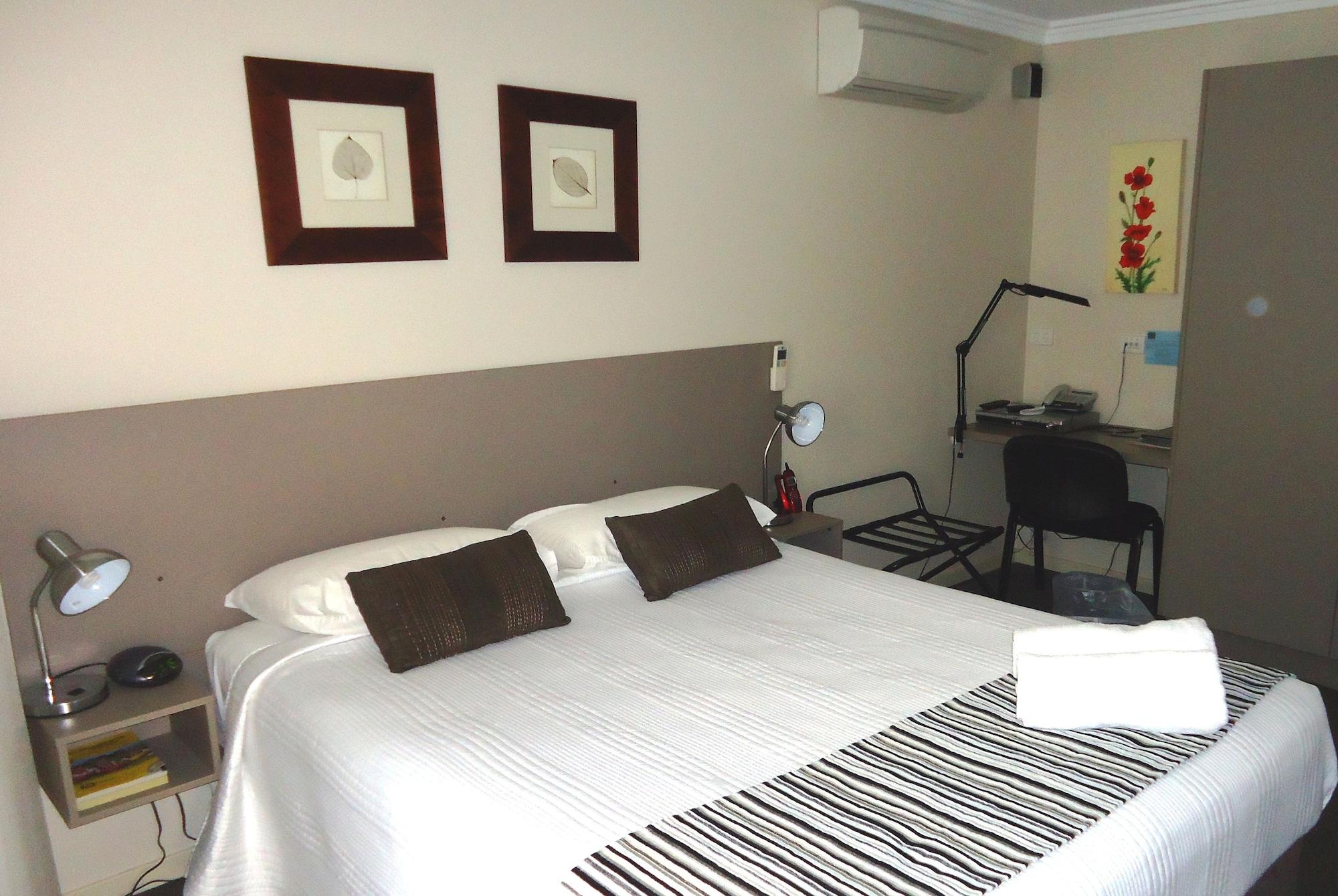 Aston Hill Motor Lodge Порт-Маккуори Экстерьер фото