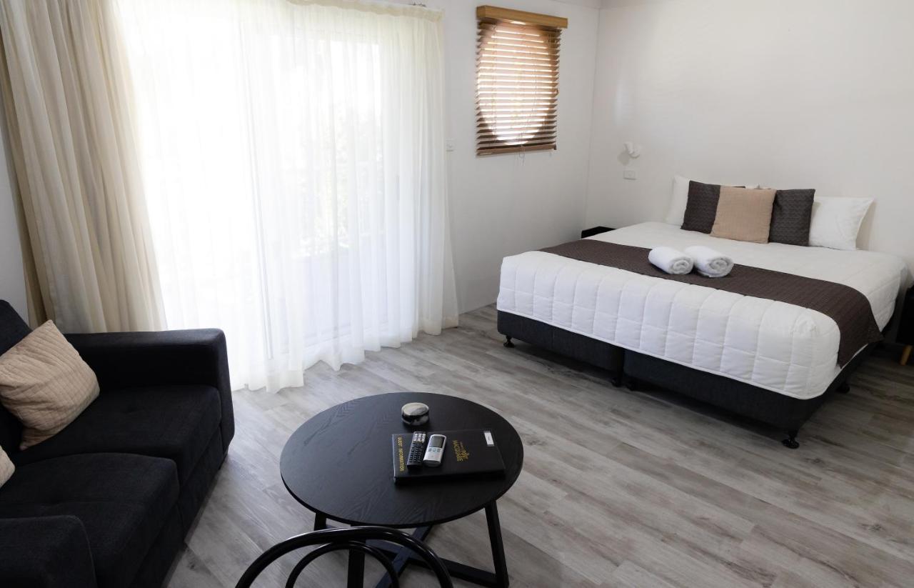 Aston Hill Motor Lodge Порт-Маккуори Экстерьер фото