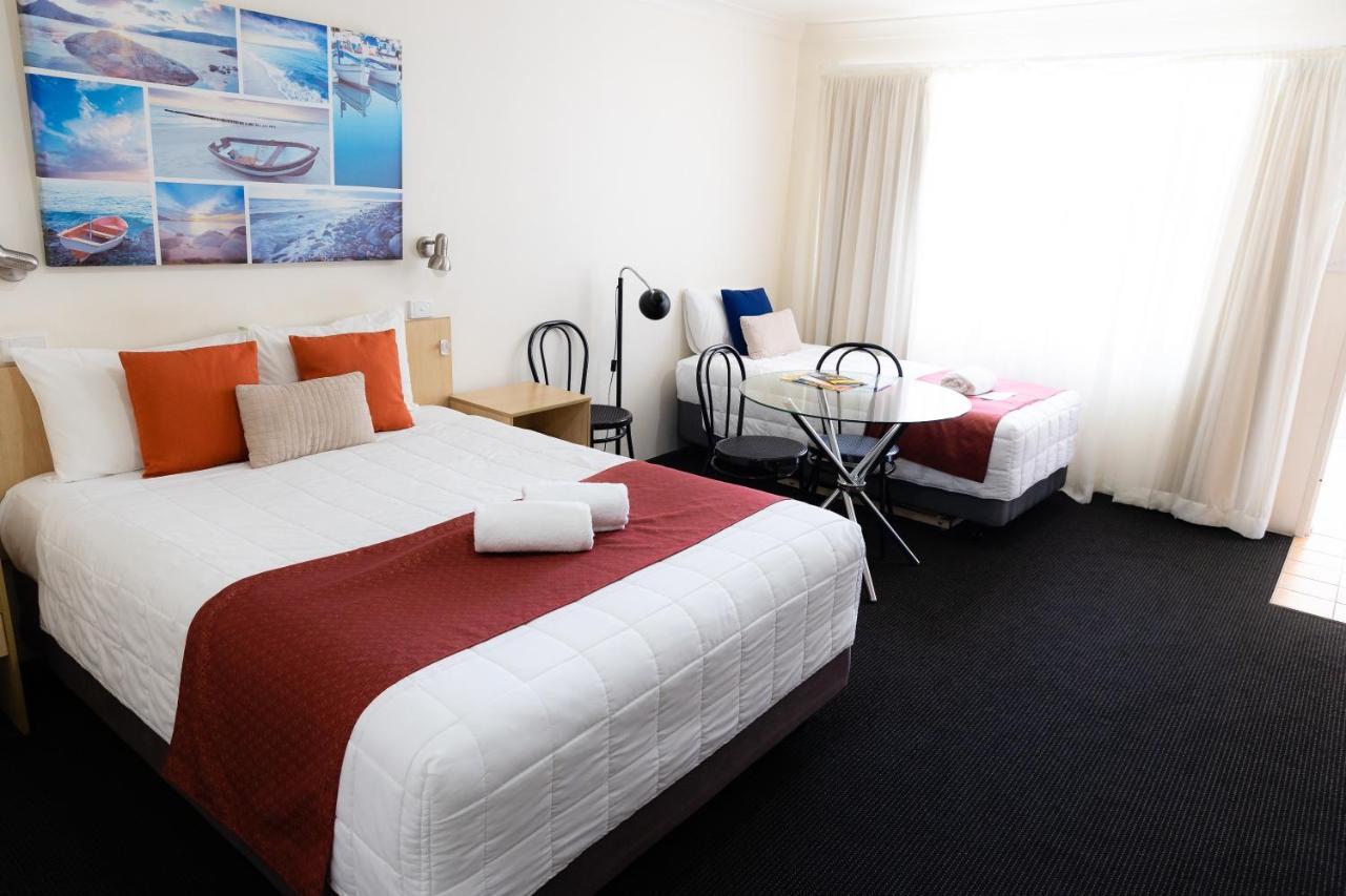 Aston Hill Motor Lodge Порт-Маккуори Экстерьер фото