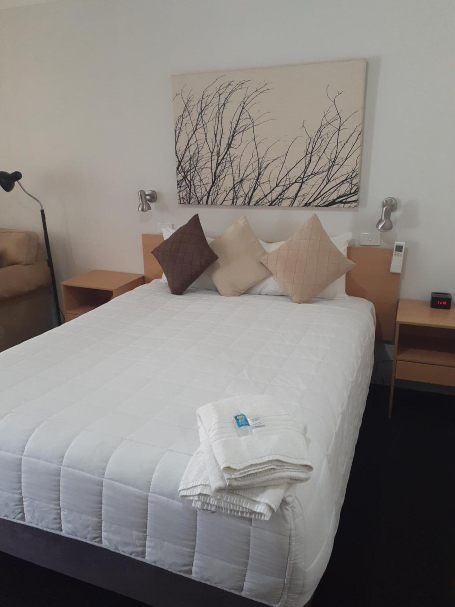 Aston Hill Motor Lodge Порт-Маккуори Экстерьер фото