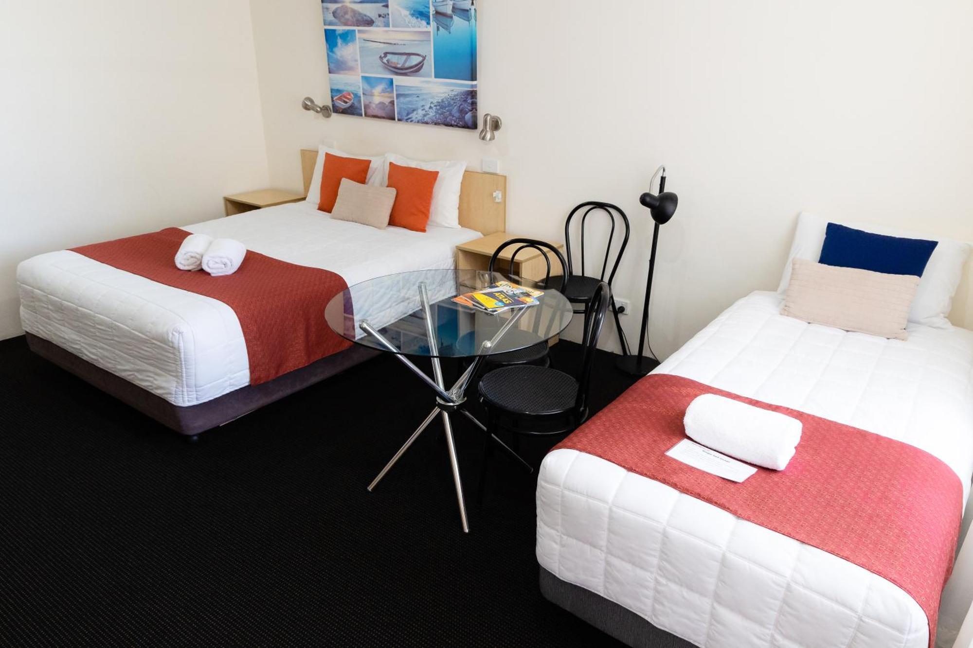 Aston Hill Motor Lodge Порт-Маккуори Экстерьер фото