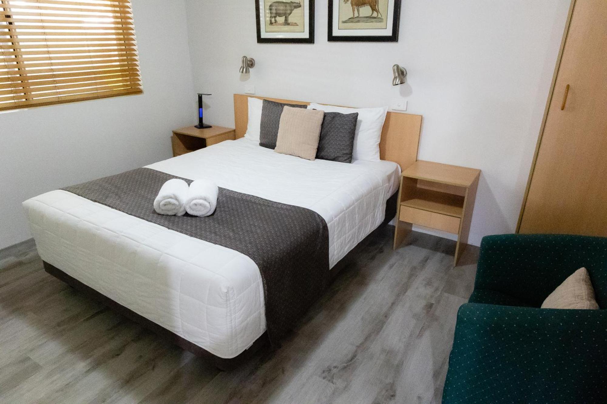 Aston Hill Motor Lodge Порт-Маккуори Экстерьер фото